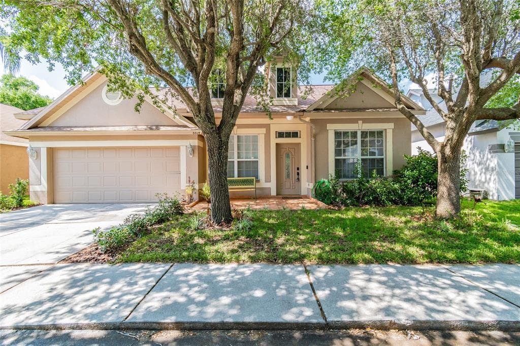 8814 CYPRESS HAMMOCK DRIVE TAMPA, FL 33614