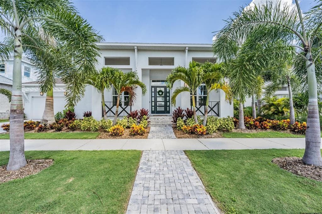 719 PINCKNEY DRIVE APOLLO BEACH, FL 33572