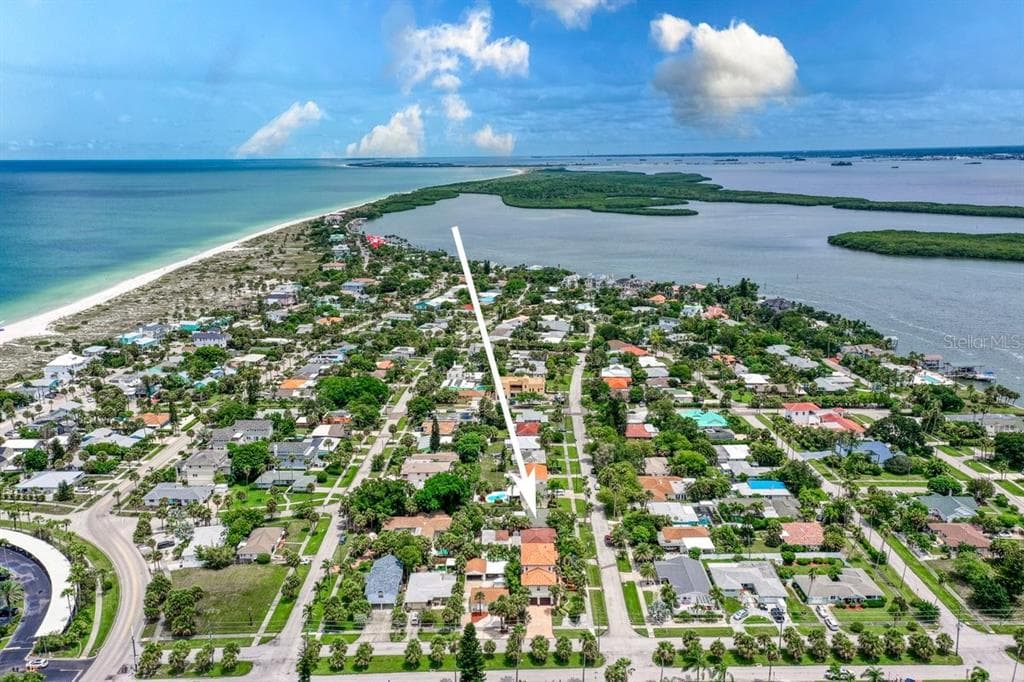 914 LANTANA AVENUE CLEARWATER, FL 33767