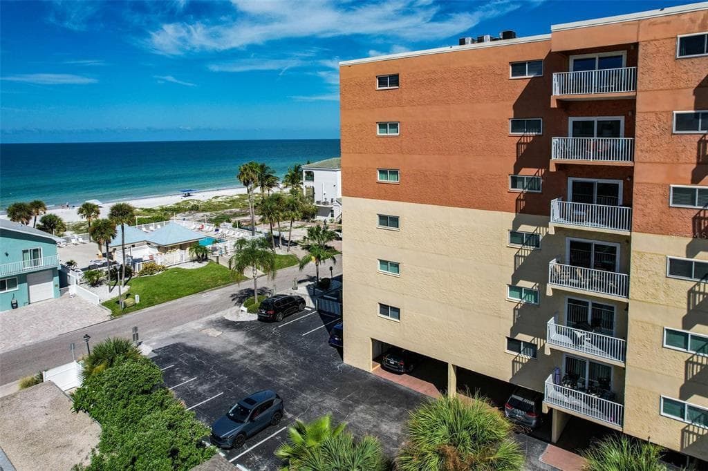 18320 GULF BOULEVARD UNIT 305 REDINGTON SHORES, FL 33708