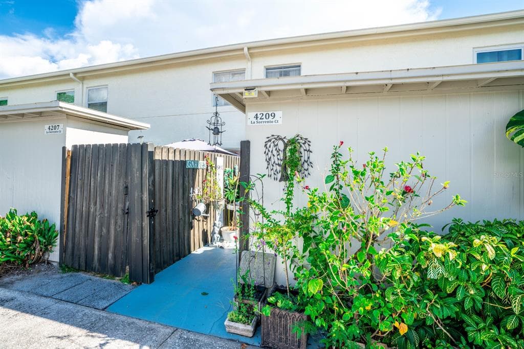 4209 LA SORRENTO COURT