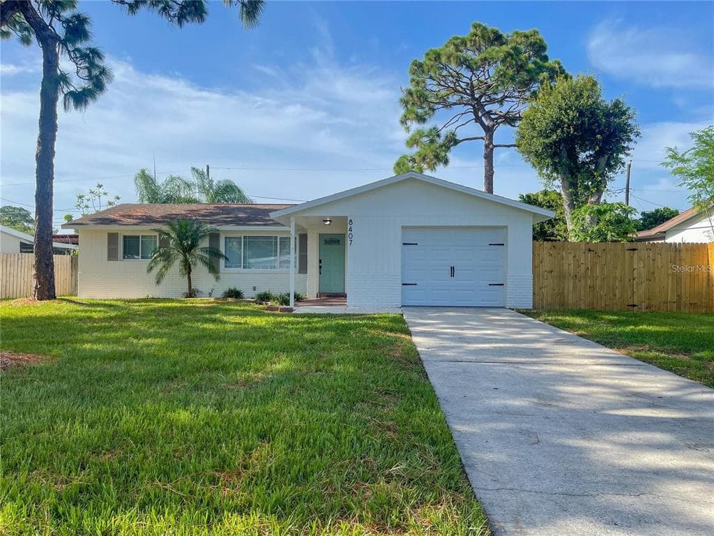 8407 HOLLYHOCK AVENUE SEMINOLE, FL 33777