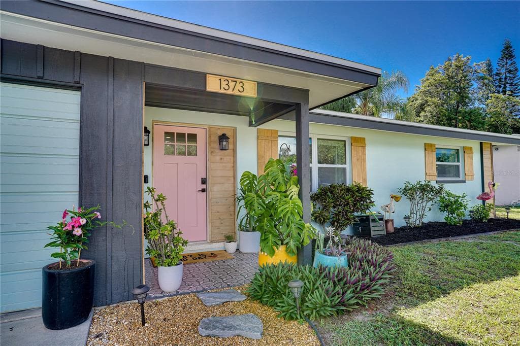 1373 LADY MARION LANE DUNEDIN, FL 34698
