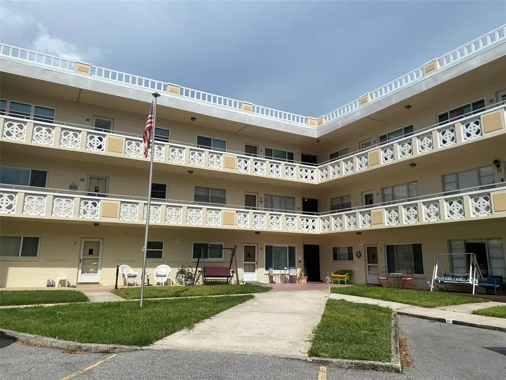 2285 ISRAELI DRIVE UNIT 9 CLEARWATER, FL 33763