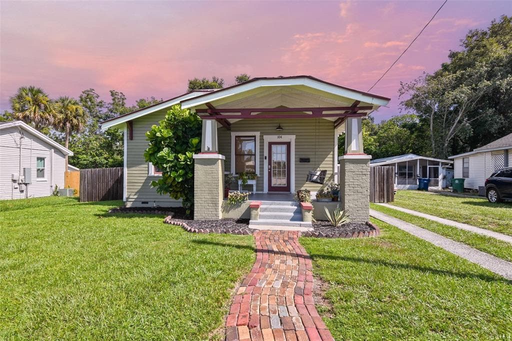 104 E FLORA STREET TAMPA, FL 33604