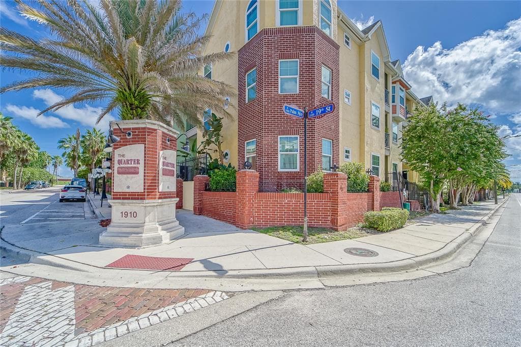 1910 E PALM AVENUE UNIT 11208 TAMPA, FL 33605
