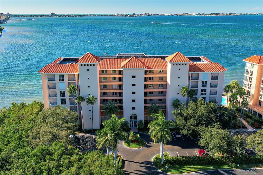 4830 OSPREY DRIVE S UNIT 605 ST PETERSBURG, FL 33711