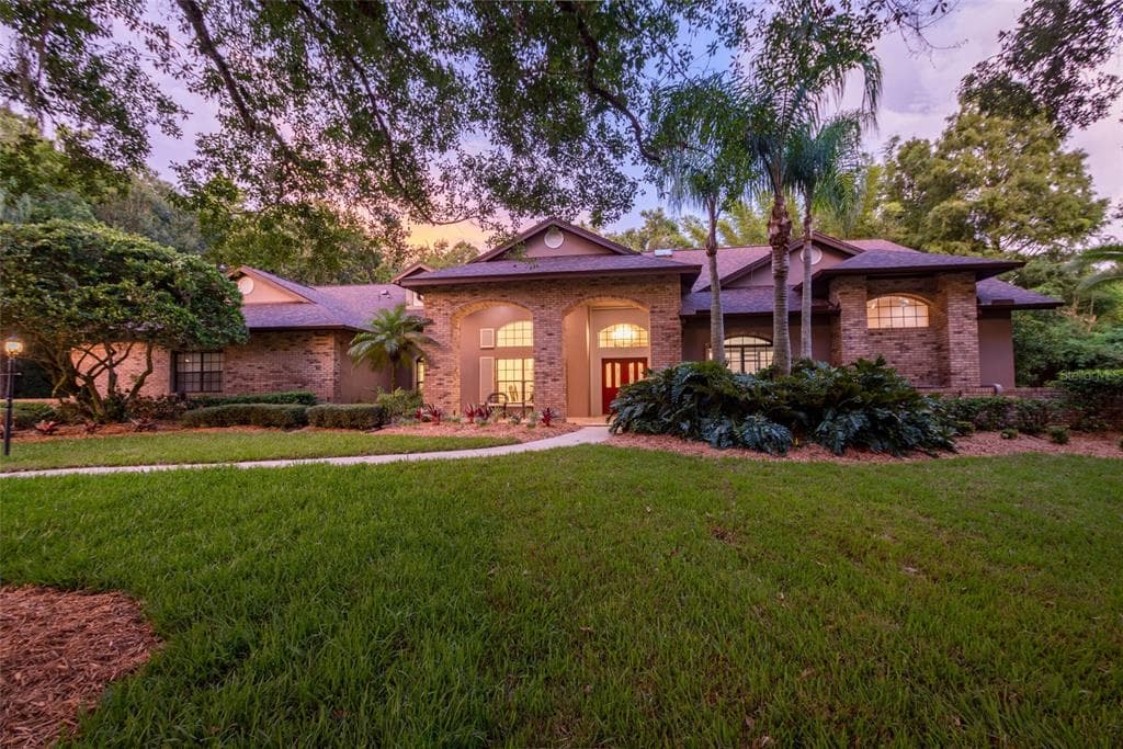 30 DEERPATH COURT OLDSMAR, FL 34677