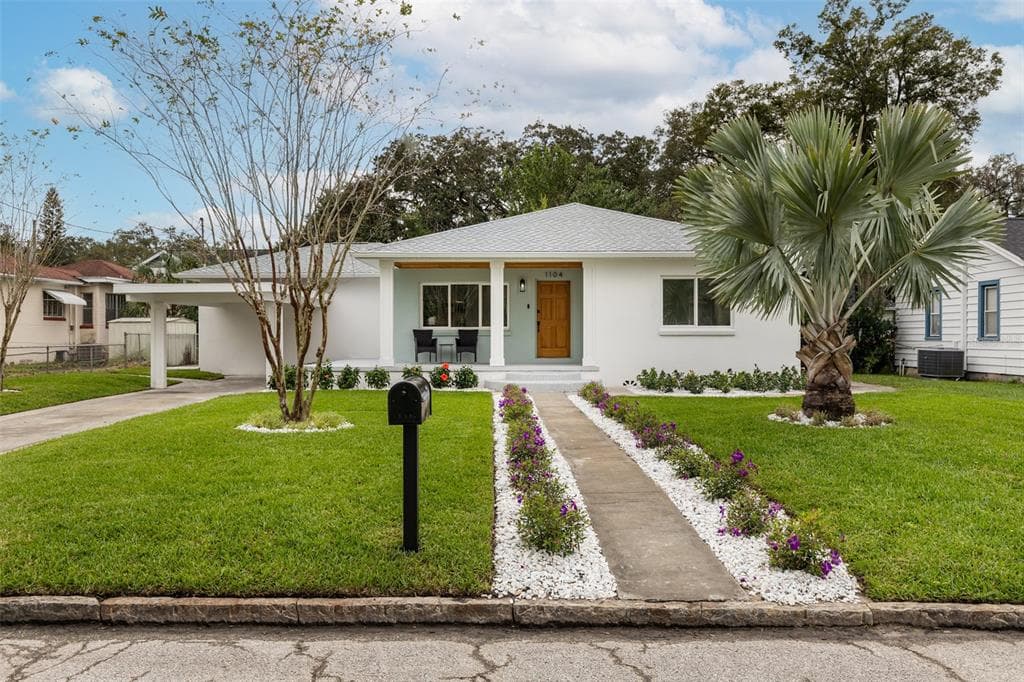 1104 W CORAL STREET