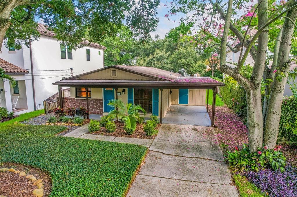 3113 W KNIGHTS AVENUE TAMPA, FL 33611