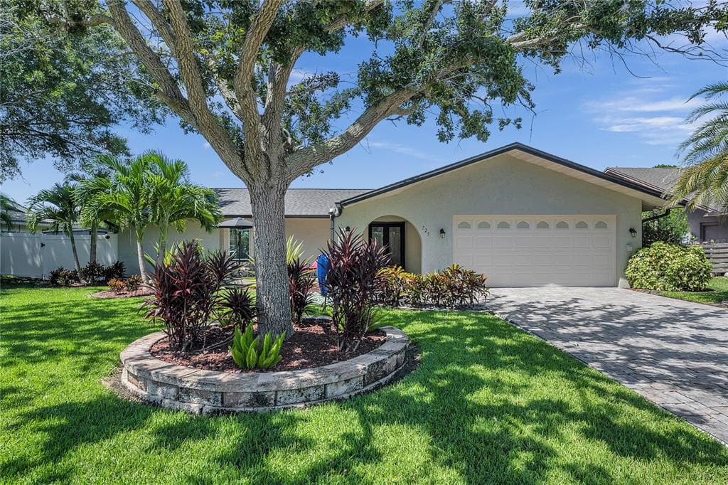 725 DEL ORO DRIVE