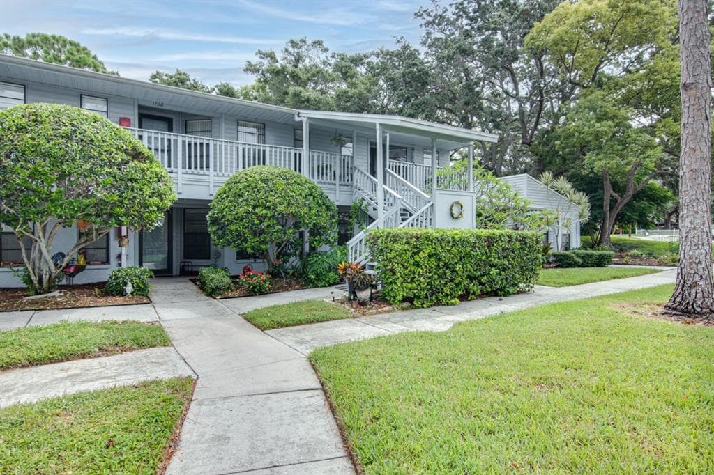 1202 FALCON DRIVE DUNEDIN, FL 34698