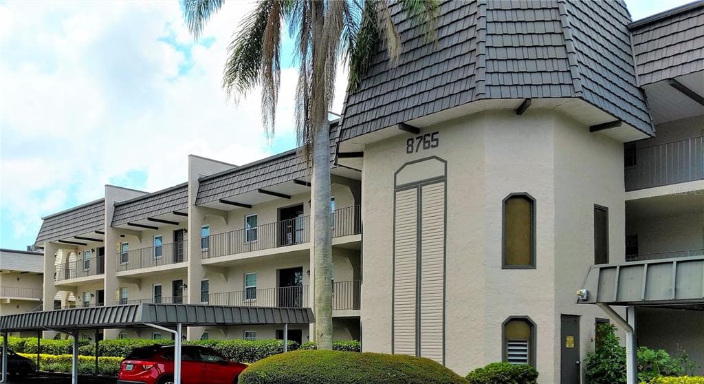 8765 BARDMOOR BOULEVARD UNIT 101 SEMINOLE, FL 33777