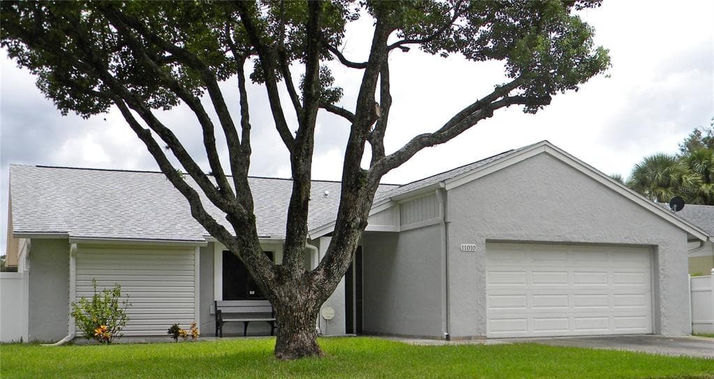11010 WINGATE DRIVE TAMPA, FL 33624