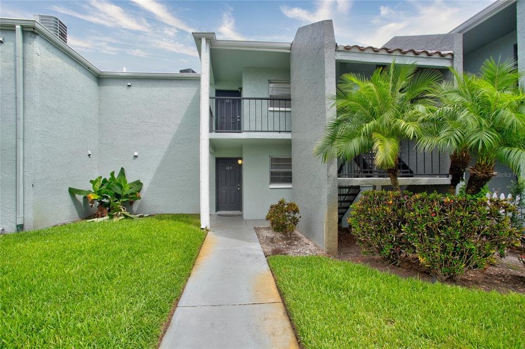 2836 SOMERSET PARK DRIVE UNIT 103 TAMPA, FL 33613