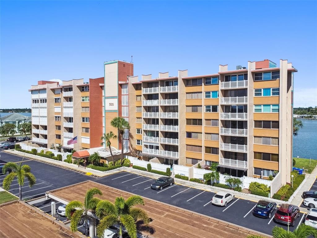 500 TREASURE ISLAND CAUSEWAY UNIT 611