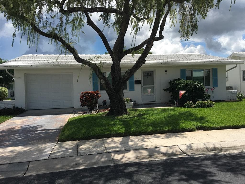 3520 100TH PLACE N UNIT 4 PINELLAS PARK, FL 33782