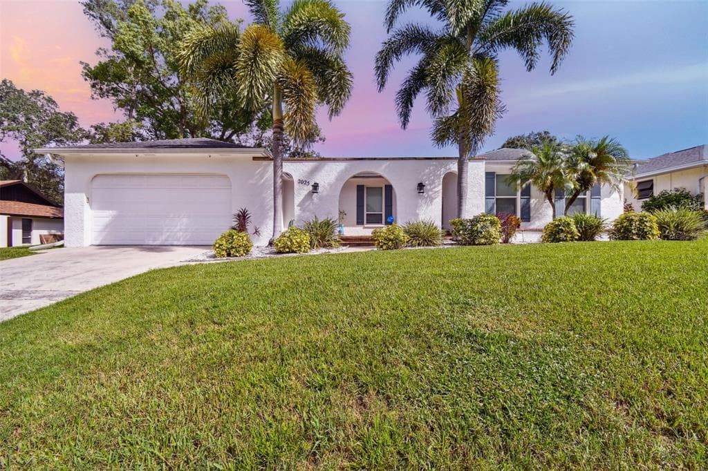 2025 SPANISH PINES DRIVE