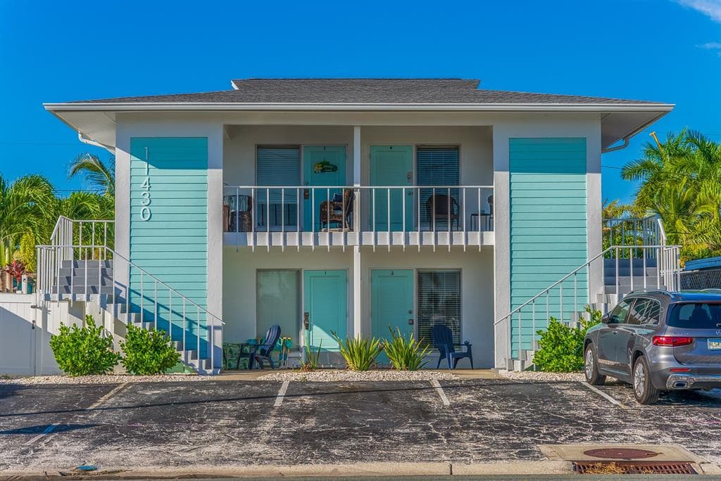 11430 3RD STREET E TREASURE ISLAND, FL 33706