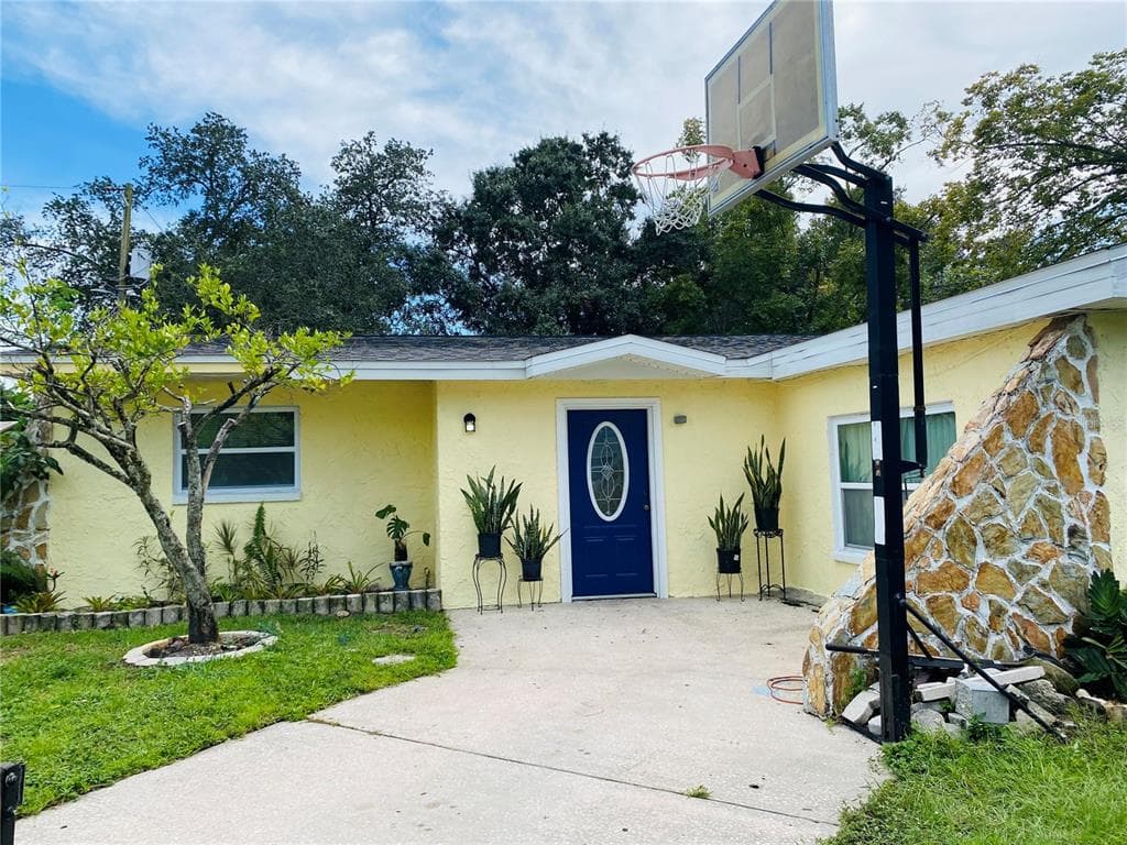 7101 ROBINDALE ROAD TAMPA, FL 33619