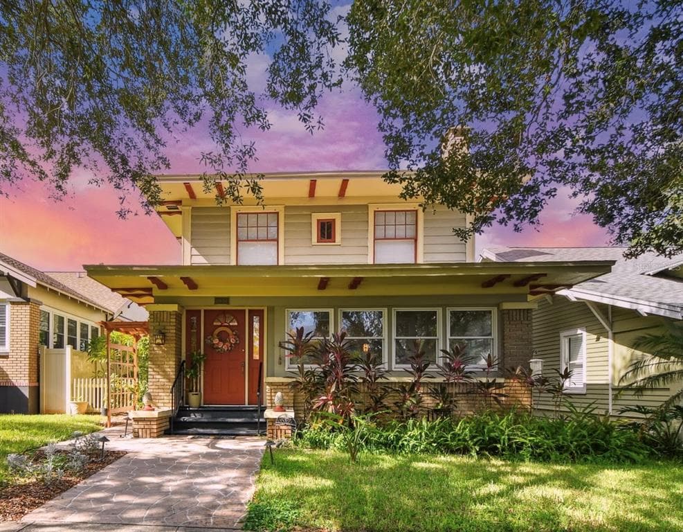 109 13TH AVENUE NE