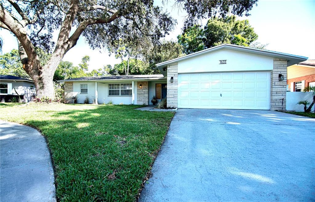 1633 67TH AVENUE S ST PETERSBURG, FL 33712
