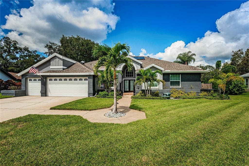 762 LITCHFIELD LANE