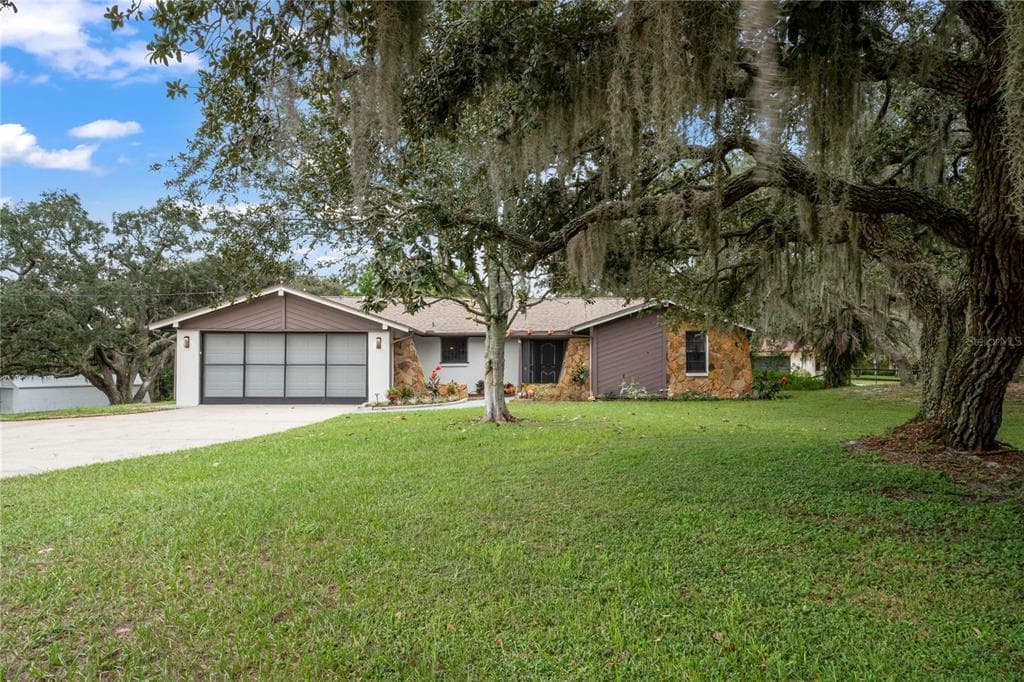 18831 MAPLE LEAF DRIVE HUDSON, FL 34667