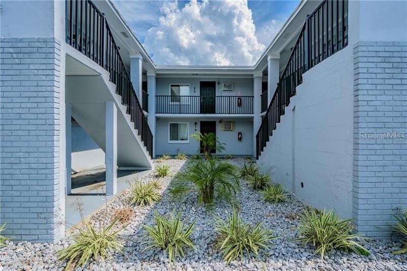 3710 W CASS STREET UNIT 17 TAMPA, FL 33609