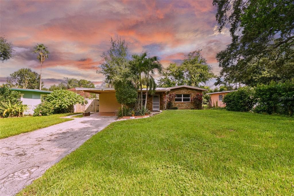 1928 PINEHURST DRIVE