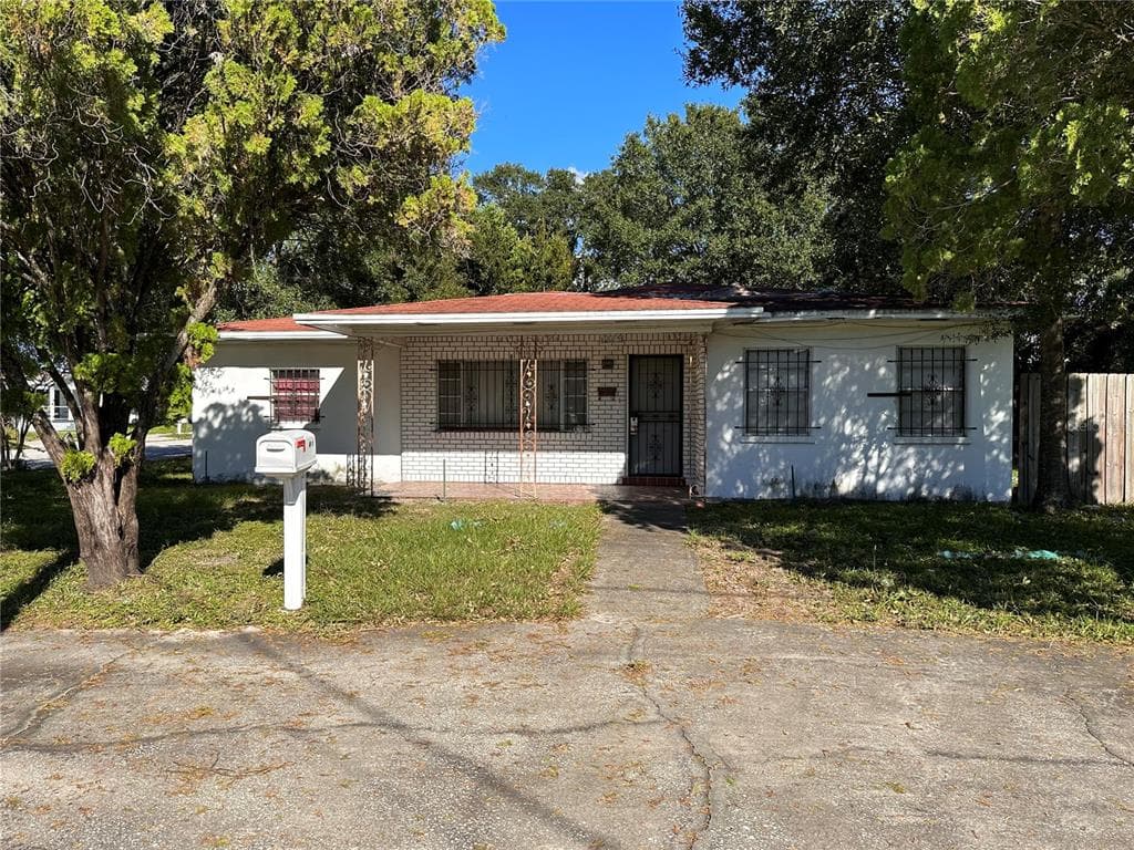 1605 N GOMEZ AVENUE TAMPA, FL 33607
