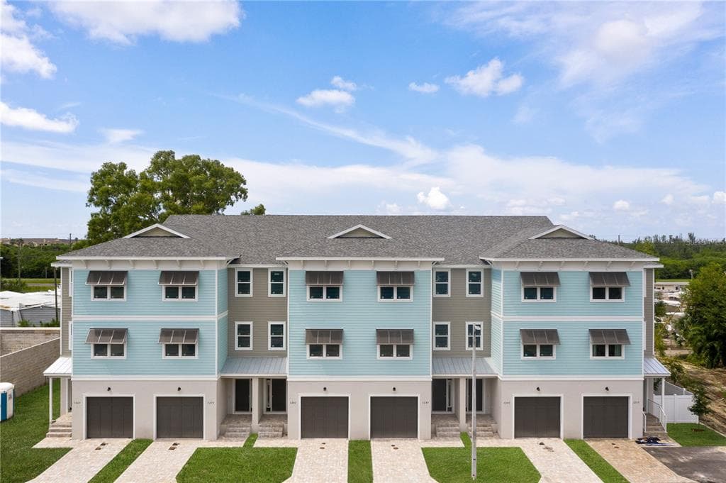1269 SAVONA DRIVE NE ST PETERSBURG, FL 33702