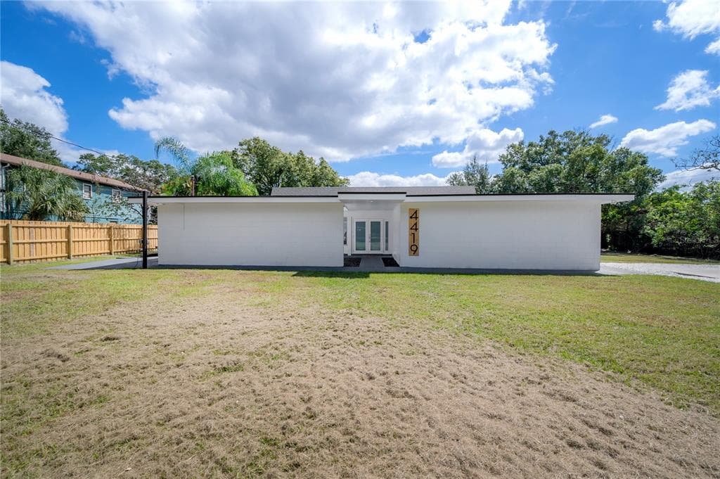 4419 SWEETWATER DRIVE TAMPA, FL 33615