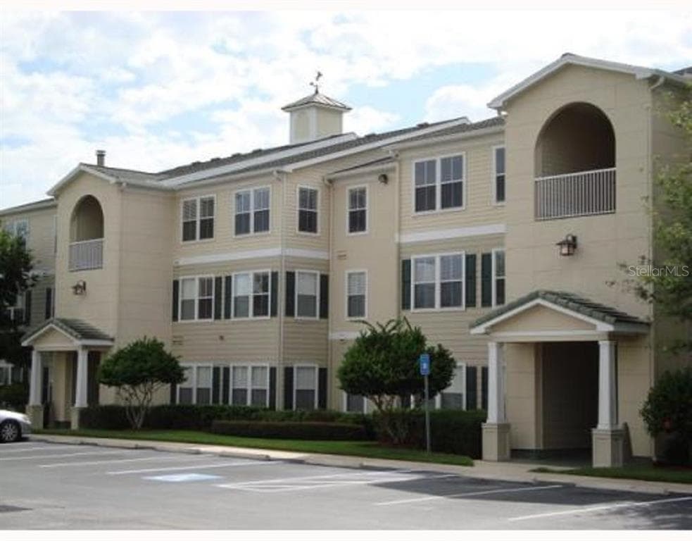 18125 BRIDLE CLUB DRIVE TAMPA, FL 33647