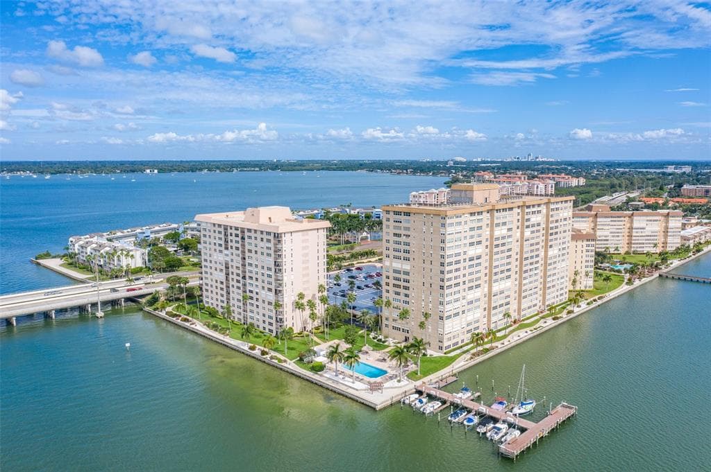 5220 BRITTANY DRIVE S UNIT 102 ST PETERSBURG, FL 33715