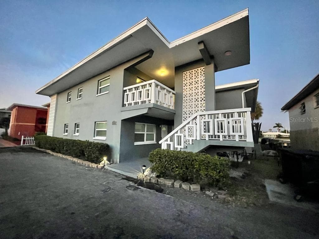 11955 3RD STREET E UNIT 4 TREASURE ISLAND, FL 33706