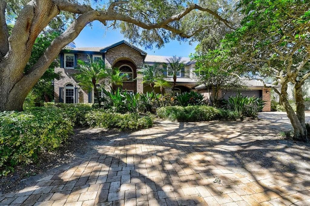 10556 INDIAN HILLS COURT