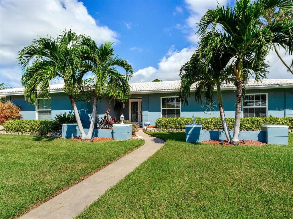 14535 YACHT CLUB BOULEVARD SEMINOLE, FL 33776