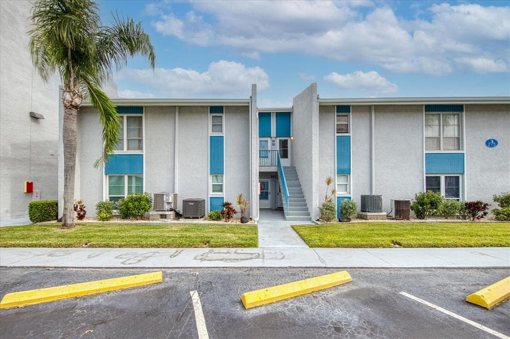 275 MEDALLION BOULEVARD UNIT F MADEIRA BEACH, FL 33708