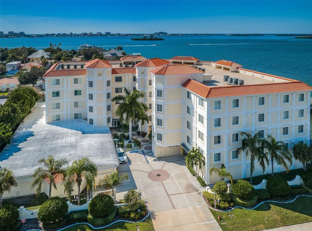 1860 N FORT HARRISON AVENUE UNIT 105 CLEARWATER, FL 33755