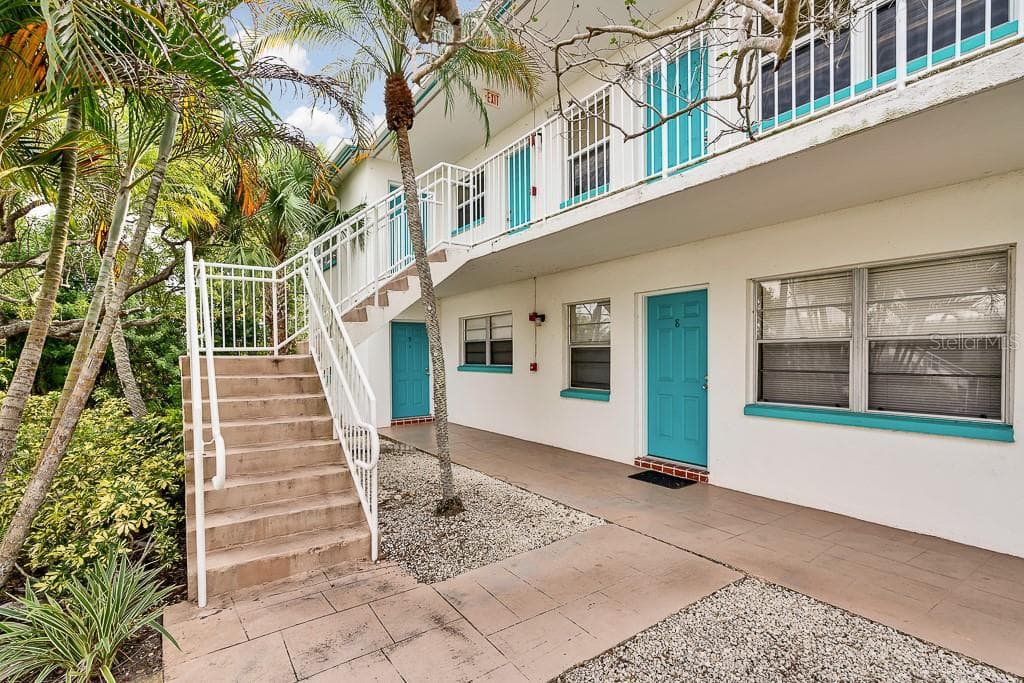 5855 18TH STREET N UNIT 20 ST PETERSBURG, FL 33714