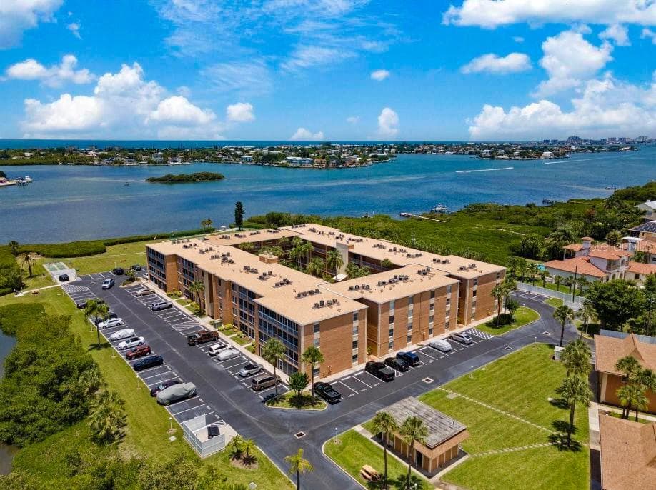 12760 INDIAN ROCKS ROAD UNIT 1025 LARGO, FL 33774