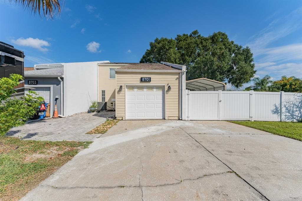 8701 BAY POINTE DRIVE TAMPA, FL 33615