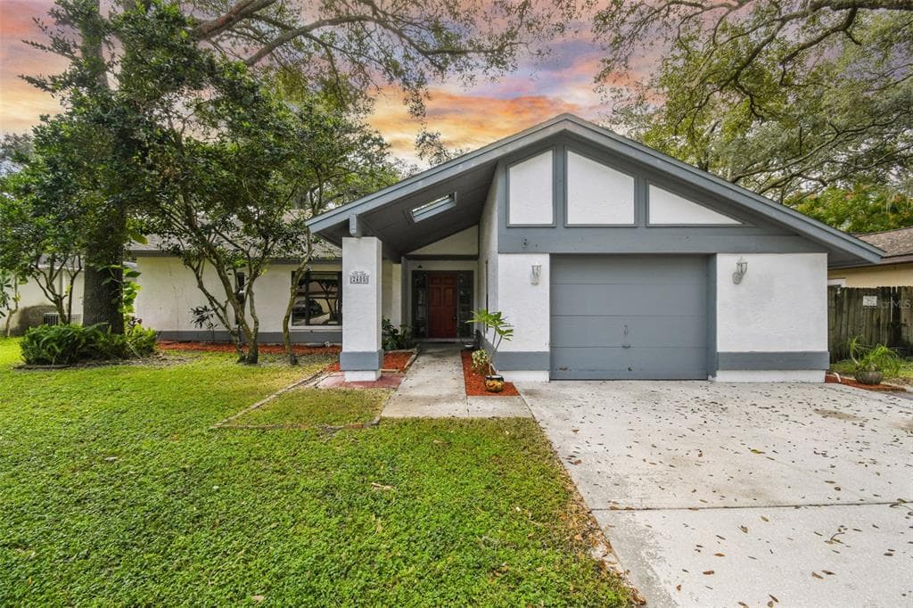2405 TOWERY TRAIL LUTZ, FL 33549