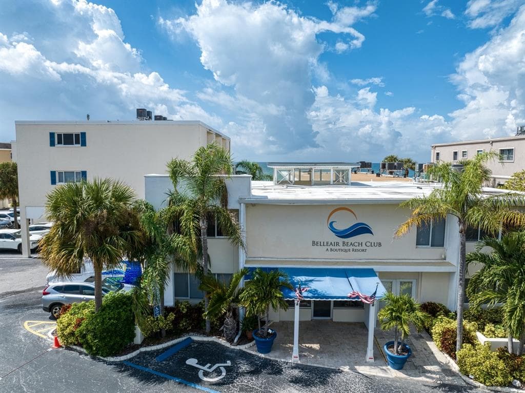 3200 GULF BOULEVARD UNIT 212 BELLEAIR BEACH, FL 33786