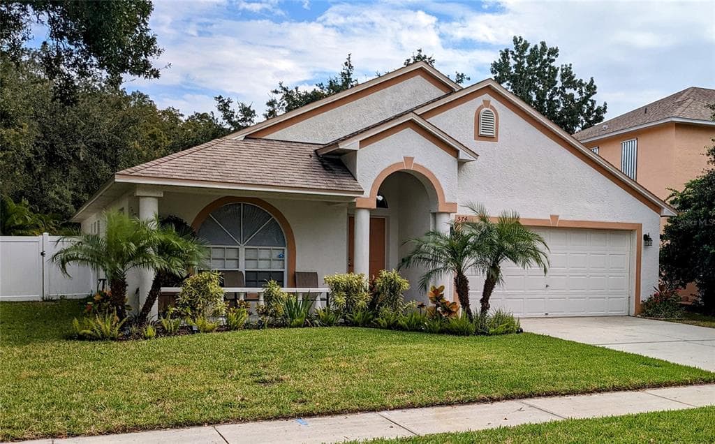 574 LAKE CYPRESS CIRCLE OLDSMAR, FL 34677