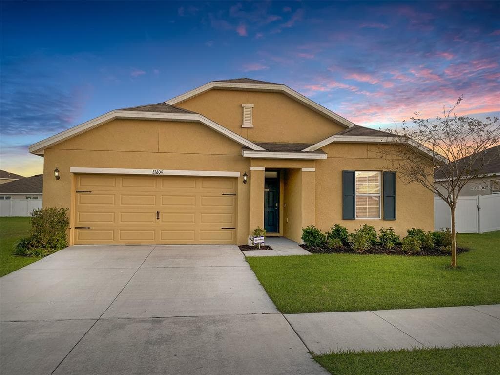 35804 HILLBROOK AVENUE ZEPHYRHILLS, FL 33541