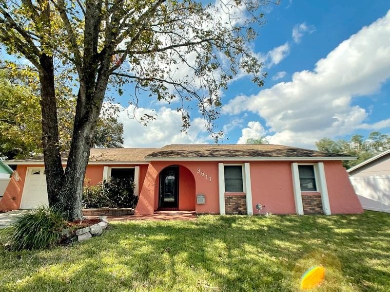 3611 SUGARCREEK DRIVE TAMPA, FL 33619