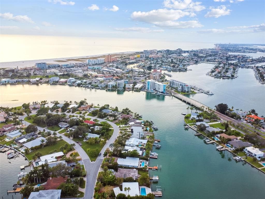 31 DOLPHIN DRIVE