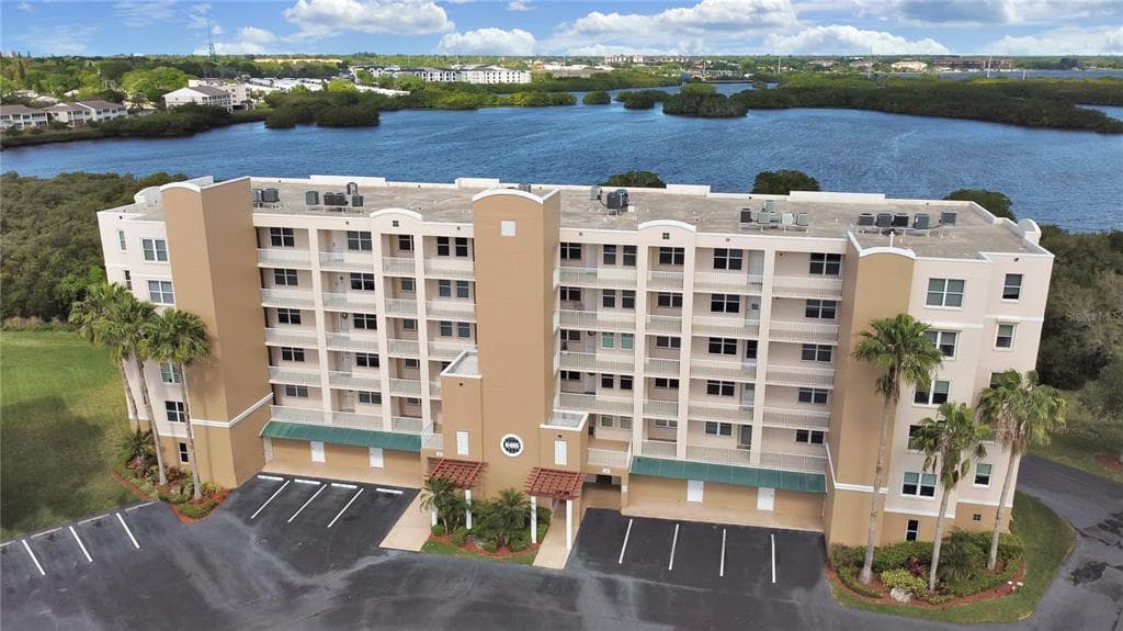 6495 SHORELINE DRIVE UNIT 8303 ST PETERSBURG, FL 33708